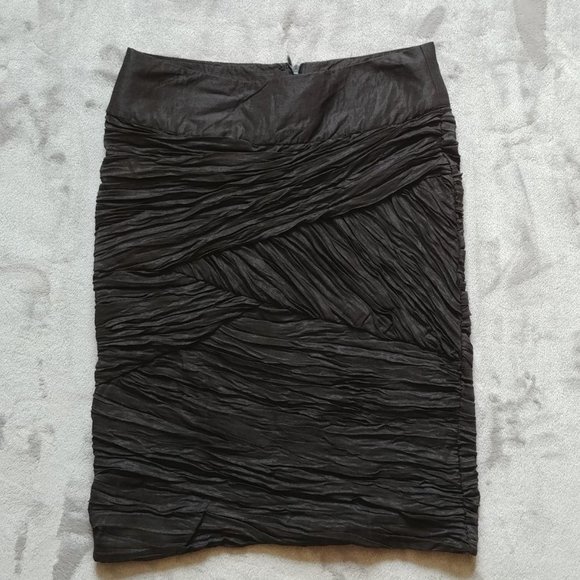 🔥 Coco & Tashi Ruched Pencil Skirt - Picture 2 of 6